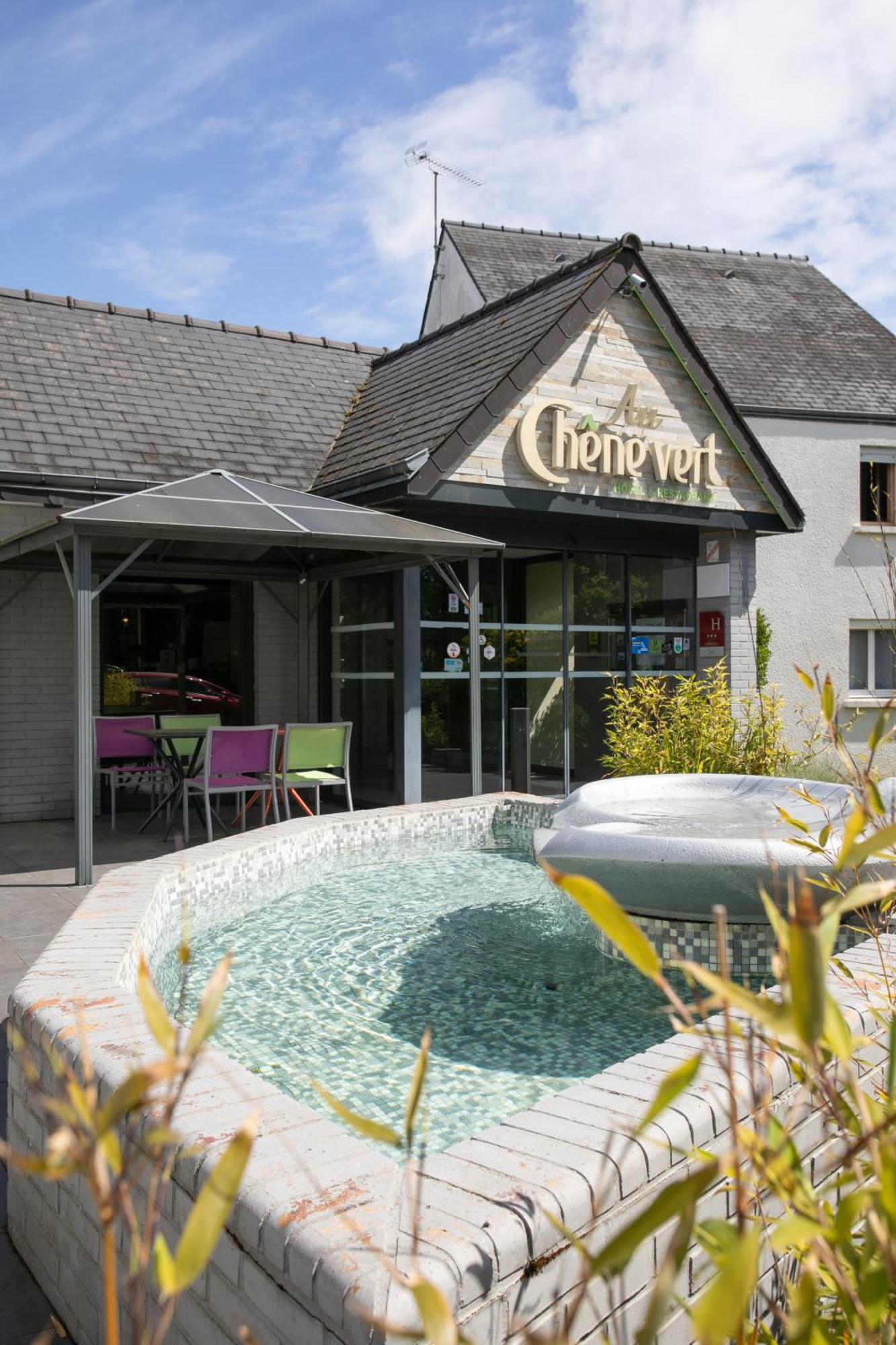 Logis, Hotel Au Chene Vert Plérin Eksteriør bilde